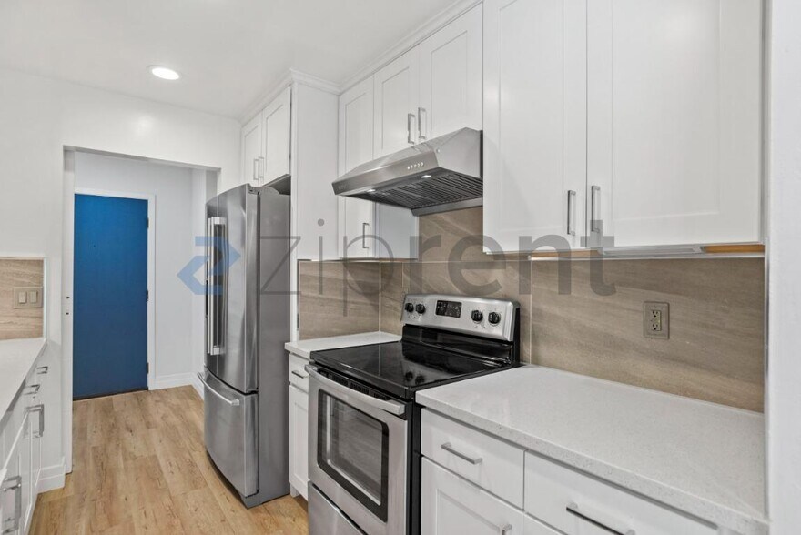 Building Photo - Unit 27