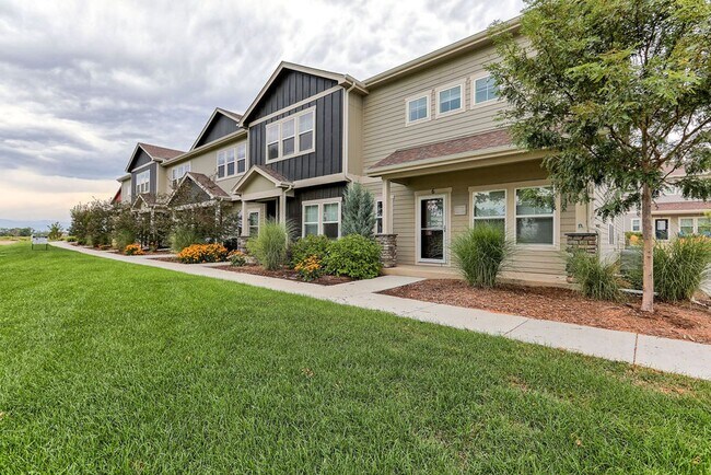 Building Photo - 1695 Grand Ave