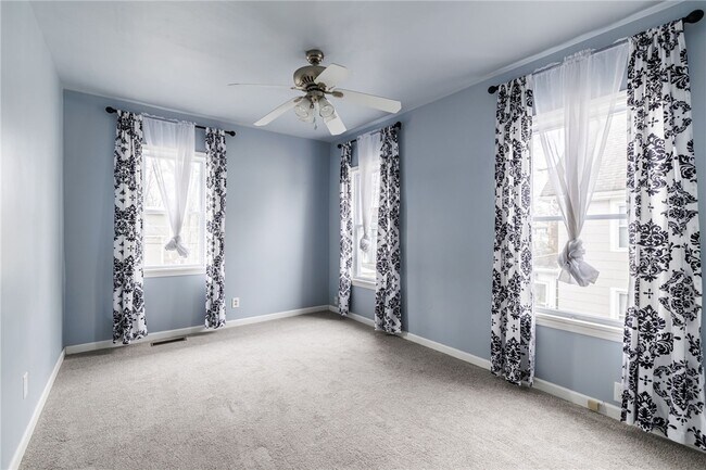 Building Photo - 7 Beardsley St