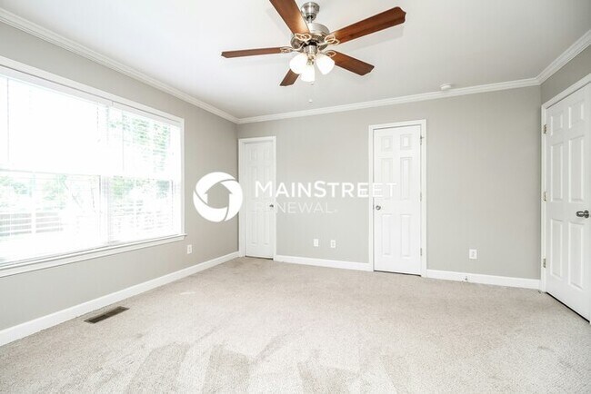 Building Photo - 4 Bedroom Pet-Friendly Home in Spring Hill...
