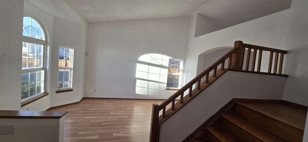Building Photo - 2110 S Uravan St