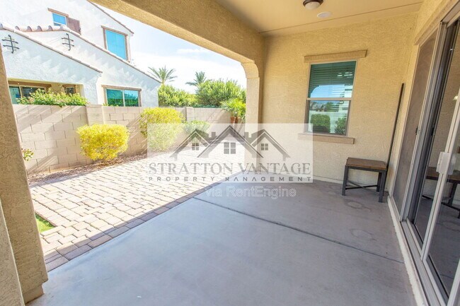 Building Photo - 2883 E Ebony Dr