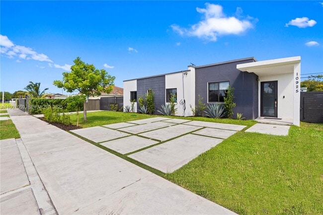 Building Photo - 10925 SW 218th Terrace