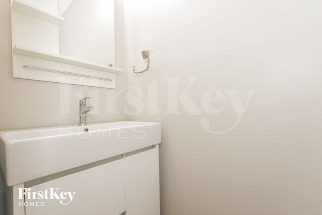 Building Photo - 45 Ratliff Dr