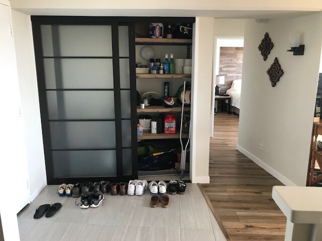 Storage Closet Right - 2333 Kapiolani Blvd