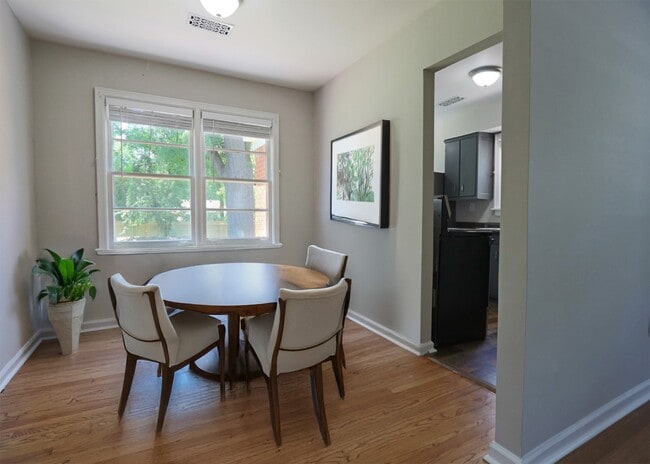 Building Photo - 599 Estridge Dr