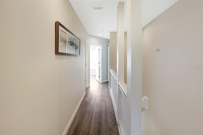 Building Photo - 535 Forest Way