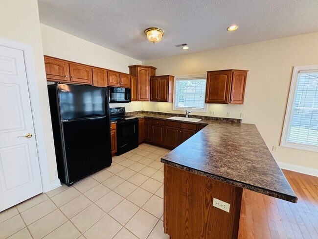 Building Photo - 1733 Lions Dr NW