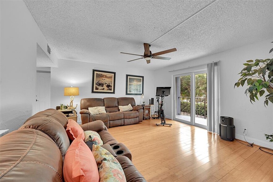 Primary Photo - 3909 N Ocean Blvd