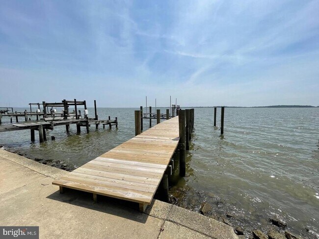 Building Photo - 2513 Barrison Point Rd