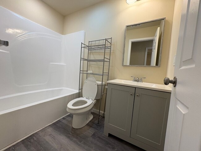 Building Photo - 308 S 3rd St