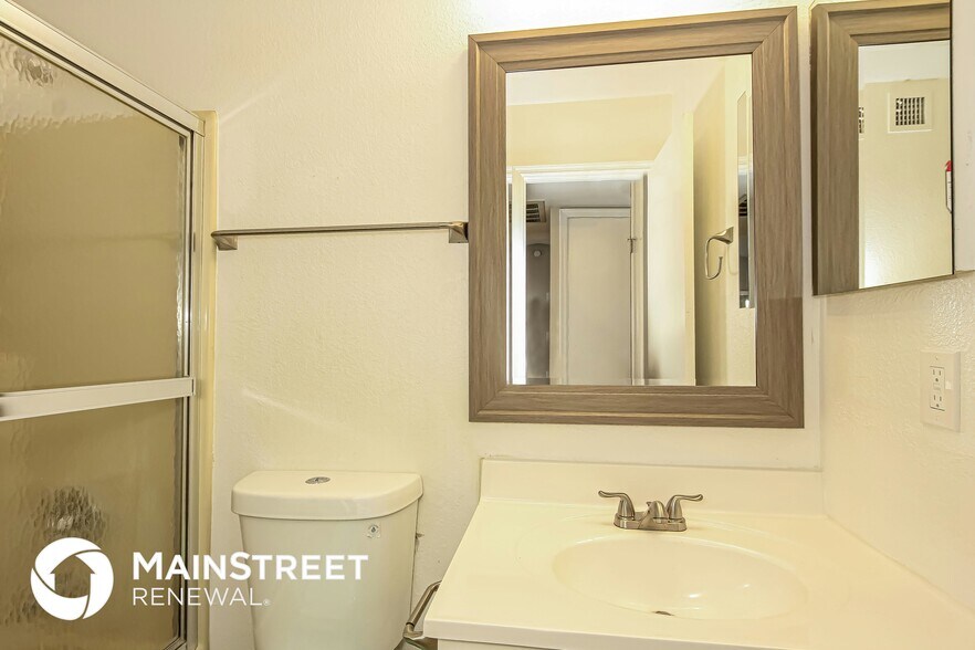 Building Photo - 1506 E Wescott Dr