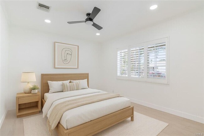 Building Photo - 8108 Lemona Ave