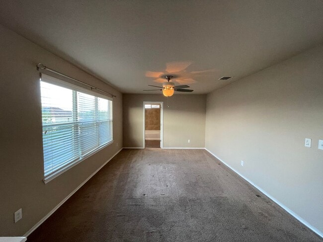 Building Photo - BEAUTIFUL 3 BEDROOM 2.5 BATH FEATURING A LUXURY KITCHEN WITH WHITE GRANITE COUNTERS, GRAY CABINET...