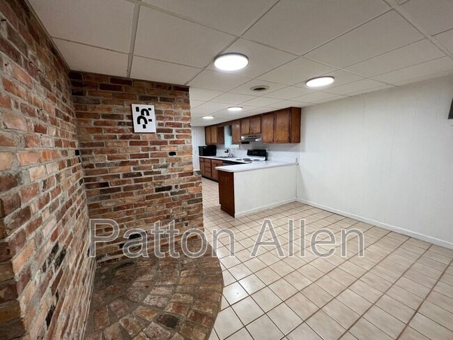 Building Photo - 120 Cedar Hill Rd