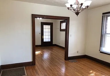 Building Photo - Charming 3-Bedroom Home in Harrison West area of Columbus – Available Now! Walk to OSU Medical Ce...