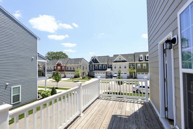 Building Photo - 425 Randolph Vw Dr