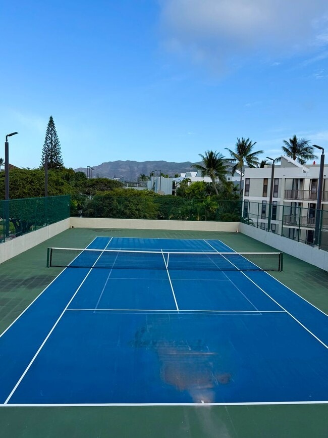 Building Photo - Kailua 3BR/2BA Condo – Resort-Style Living