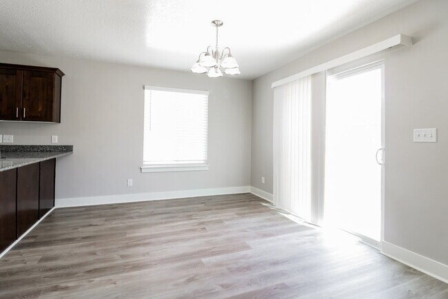 Building Photo - 3770 N Downwater St