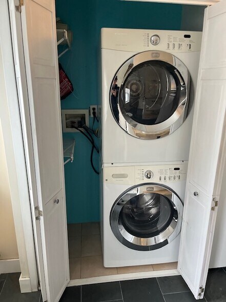 Washer/Dryer - 726 N Bodine St