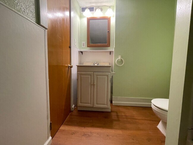 Building Photo - JPL334