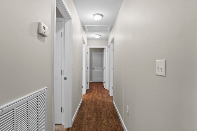 Building Photo - 3-Bedroom in Town of Farmville with Privacy and Convenience!