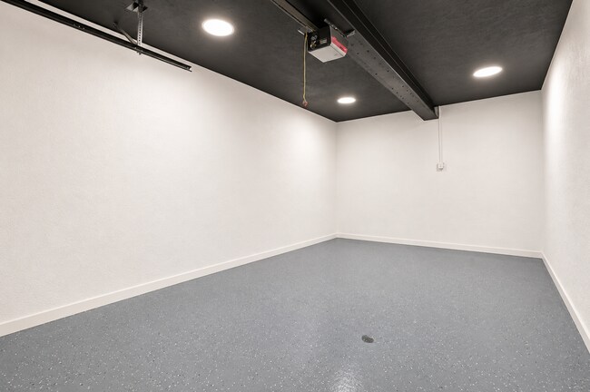 Building Photo - 23 Brookside Ln