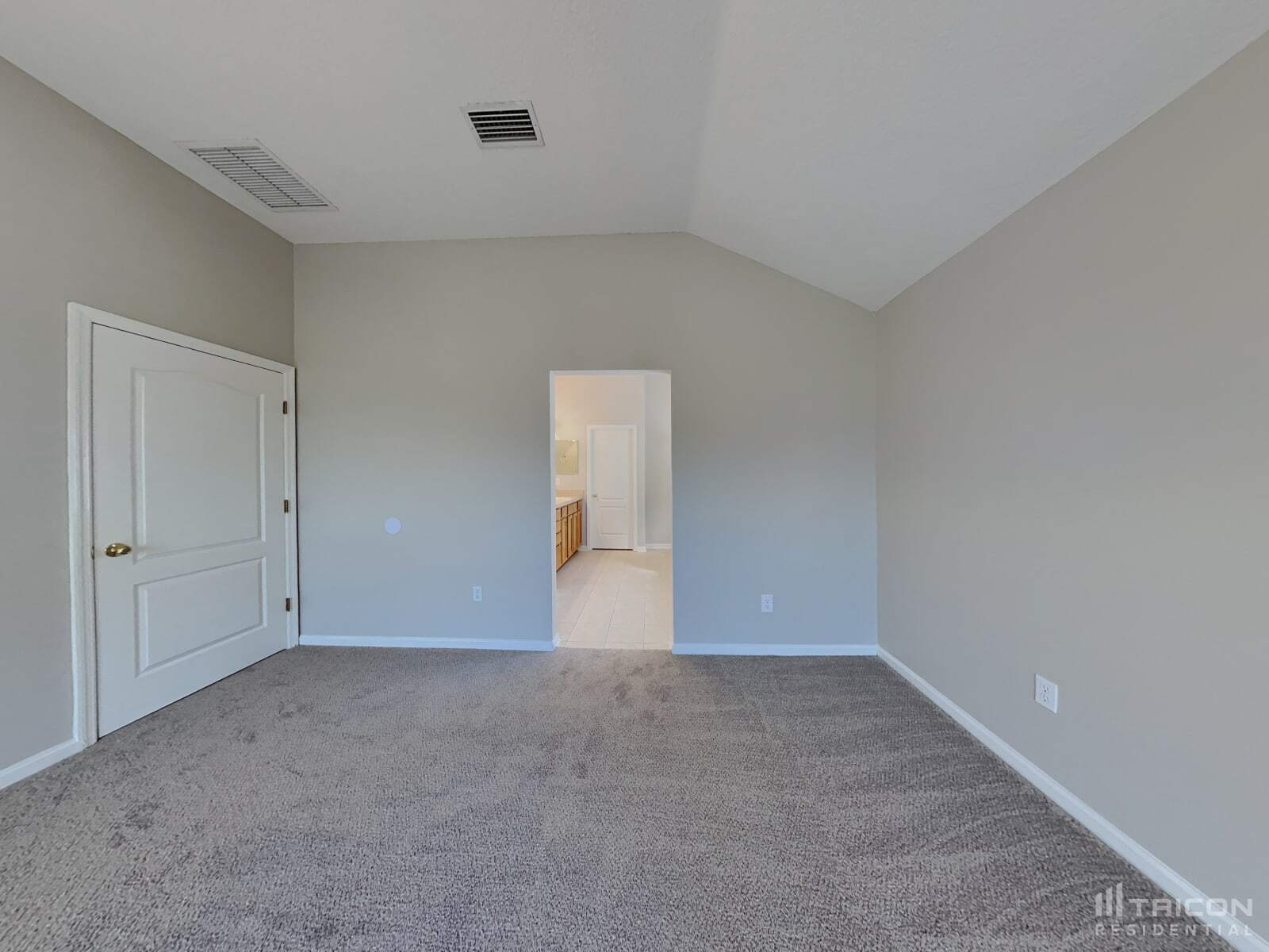 Building Photo - 1675 Hollow Glen Dr