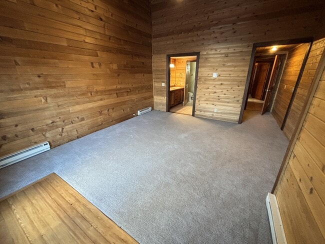 Building Photo - 1655 W Big Trail Dr