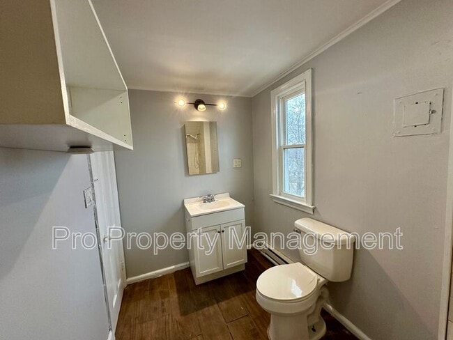 Building Photo - 25A Fairfield Ave