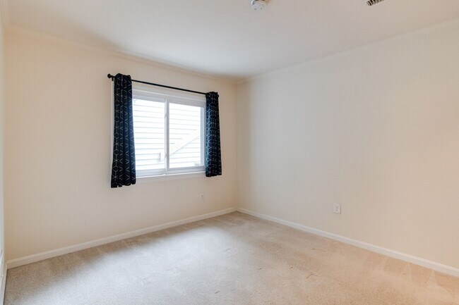 Building Photo - Crofton Condo For Rent