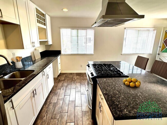 Building Photo - 4707 N. Figueroa St