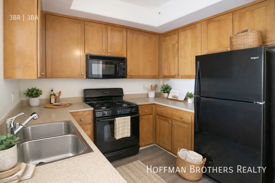 Building Photo - 7395 W Manchester Ave