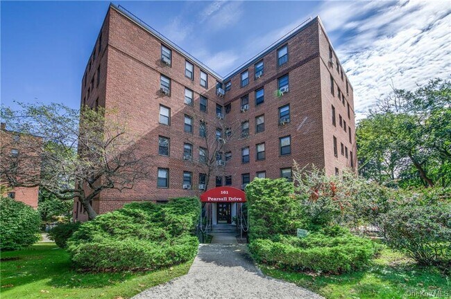 Building Photo - 161 Pearsall Dr