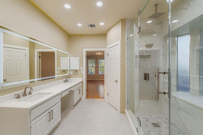 Building Photo - 1028 Horseback Hollow