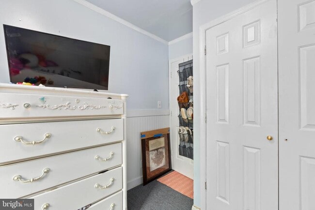 Building Photo - 303 Wilderness Dr