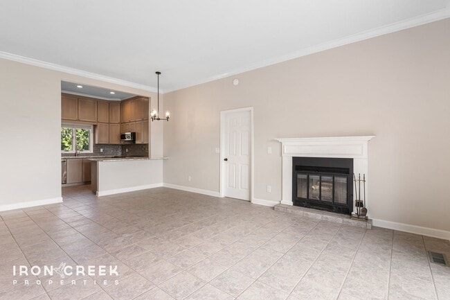 Building Photo - Two-bedroom Condo with Mountain Views near...