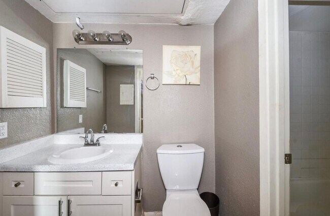 Building Photo - 8529 Hearth Dr