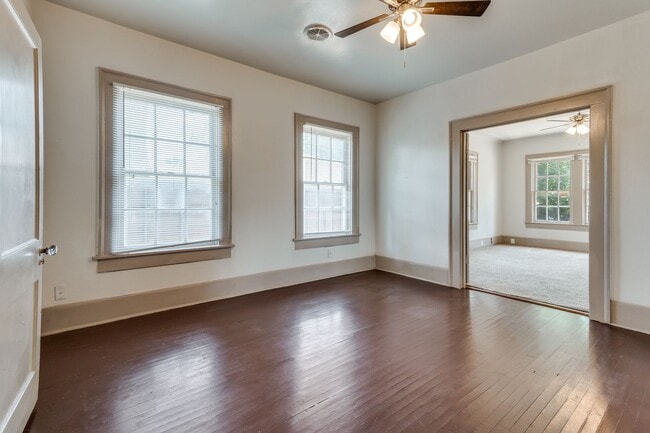 Building Photo - Rare & Classic Oak Lawn House | Great Location | Huge Backyard