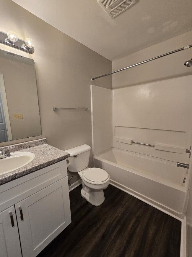 Building Photo - 267 Waterdown Dr
