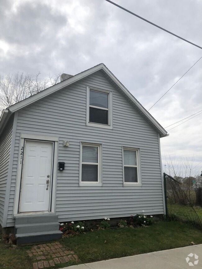 Building Photo - Tremont 2-Bed Single-Family - Available Now!