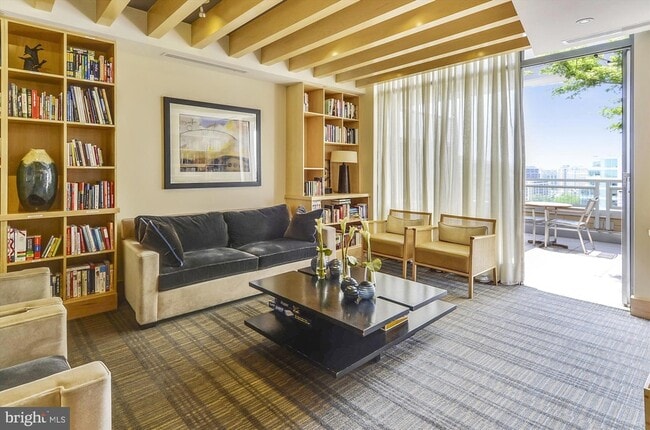 Building Photo - 475 K St NW