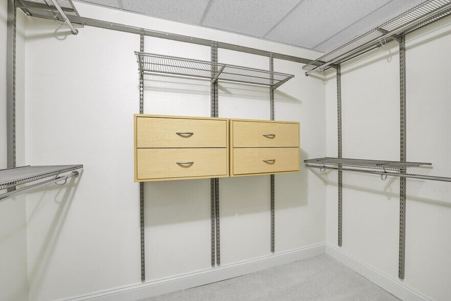Building Photo - 4691 Albany Cir