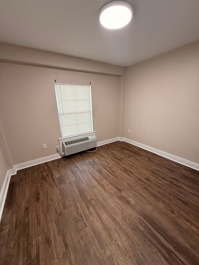 Building Photo - 3801 Halsey St