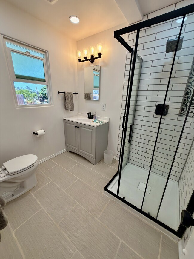 Building Photo - 5265 Bocaw Pl