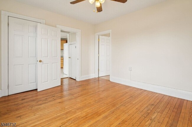 Building Photo - 44 Elm St