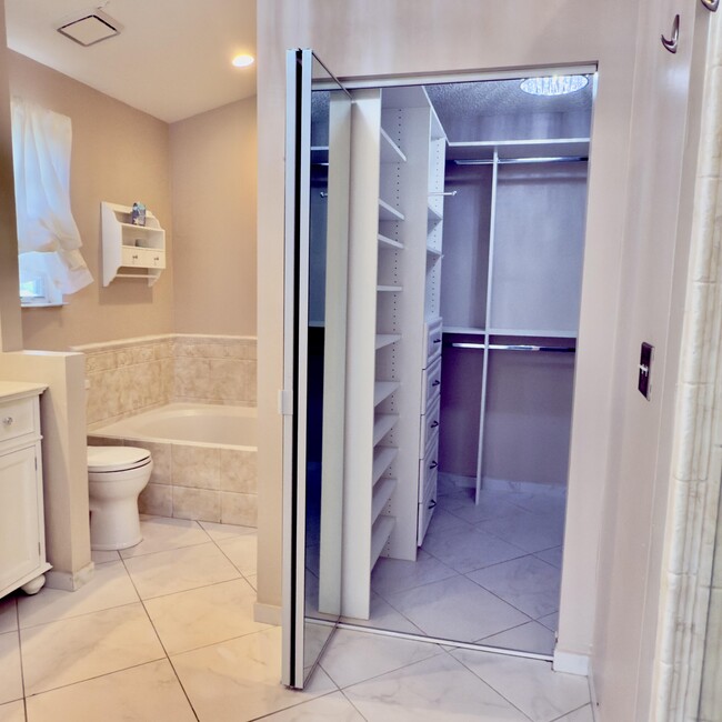 Building Photo - 53 Heather Cove Dr