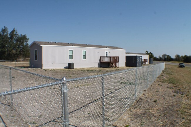 Building Photo - 200 CR 2600