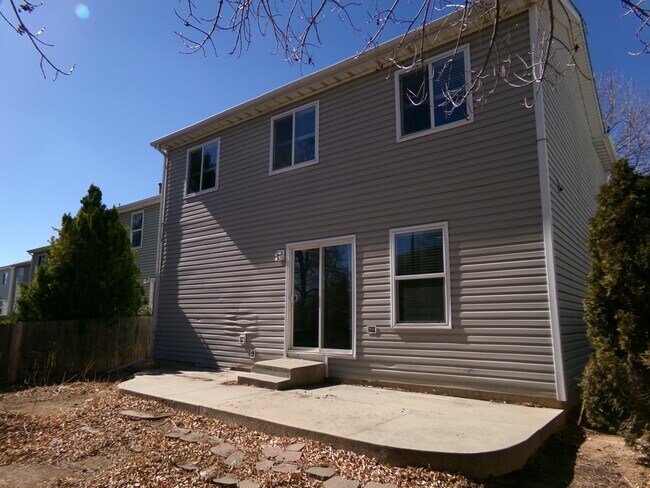 Building Photo - 3520 Warren Farm Ct