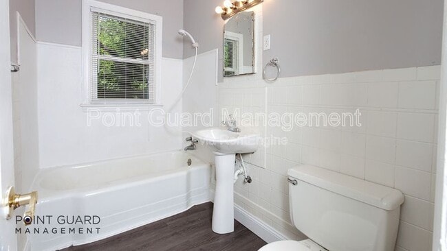 Building Photo - 256 S Rutan St